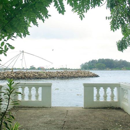 ホテルMuziris Harbour View Kochi エクステリア 写真